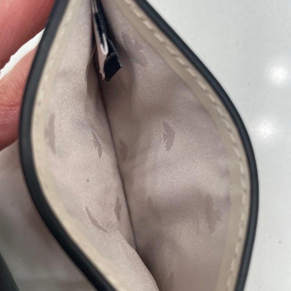 Gently Used Kate Spade Cardholder (SOLD OUT HONEY) - Picture 4 of 6